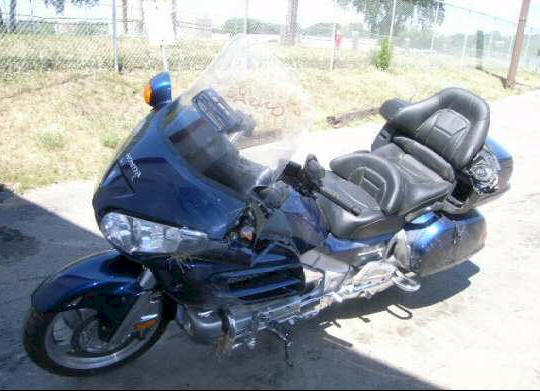 http://www.autosource.biz/Page/GL1800_Honda_Goldwing_Wrecked_Repairable_Motorcycles_For_Sale.jpg